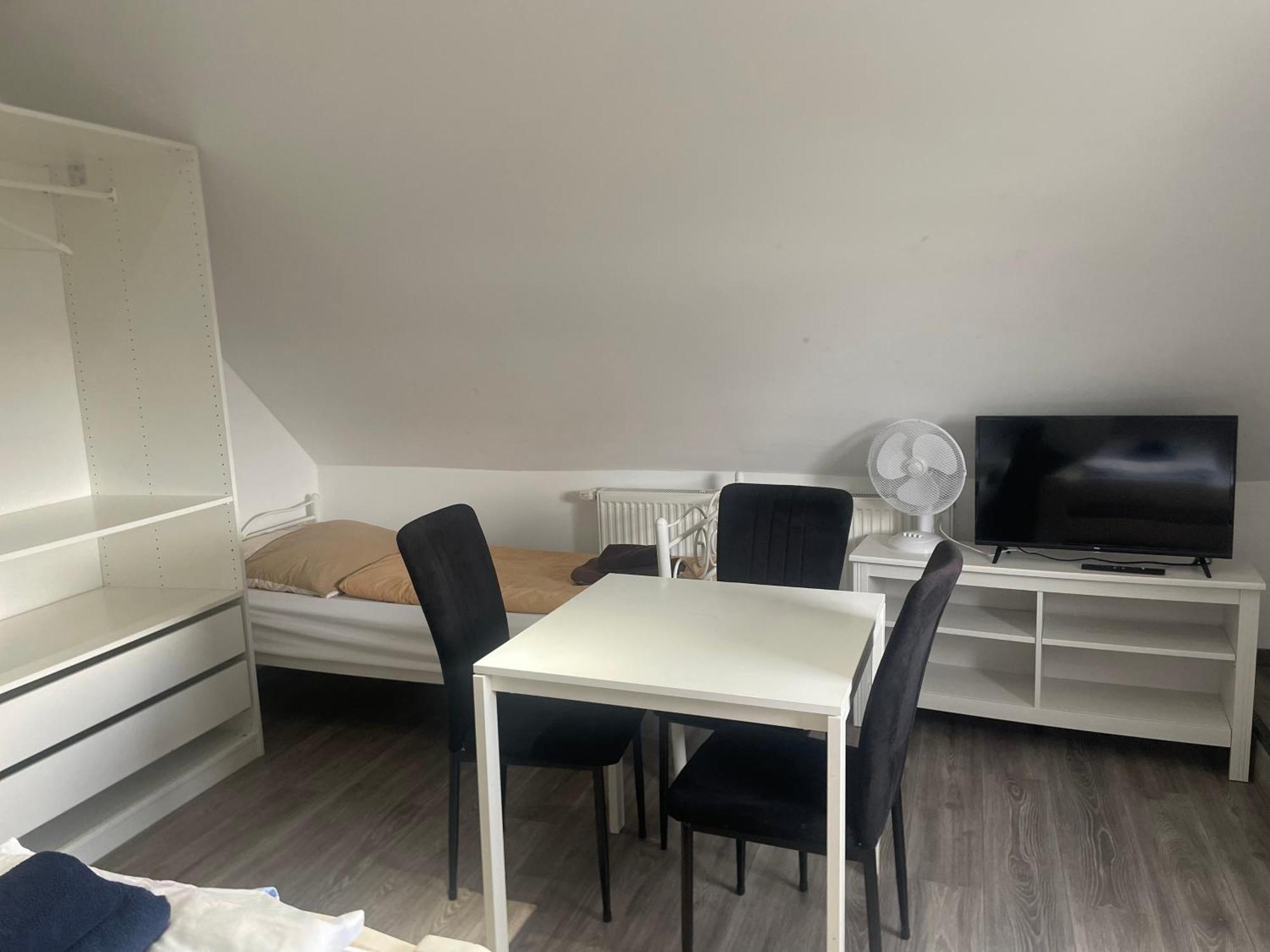 Apartment 2 *
